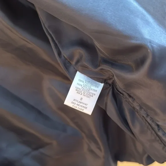 Charlotte Russe Women’s Black Puffer Vest small - Picture 4 of 6